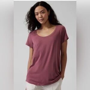 Athleta Stratus II Dusty Rose Mauve Short Sleeve Athletic Yoga Tee
